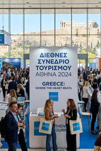 תערוכה מקצועית וביתני תצוגה ממותגים באירוע עסקי ביוון, תכנון והקמת תערוכות וכנסים לחברות על ידי סירטאקי אירועים.